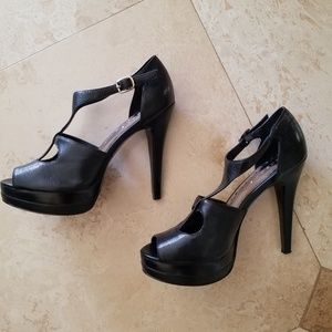 BCBG Platform Heels Sz 6.5